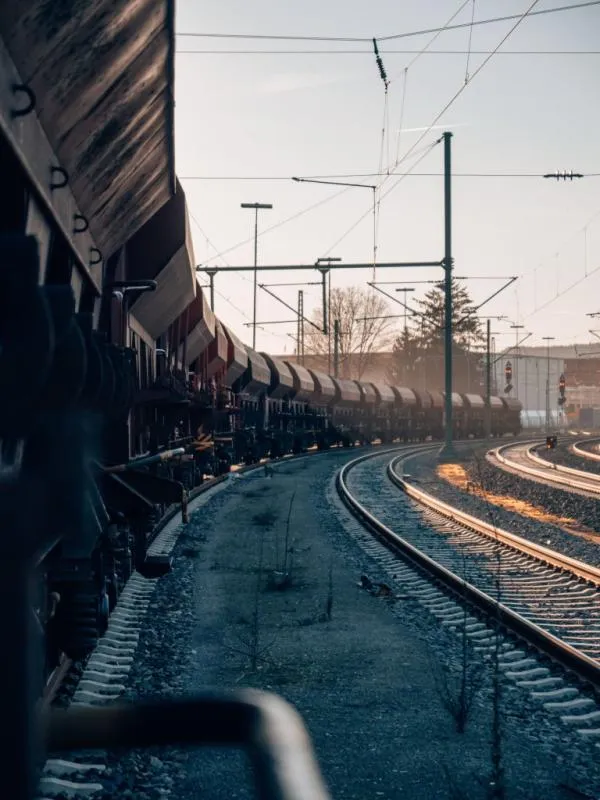 Надежная база для качественных железнодорожных сервисов, или как 2TEST помогает РЖД