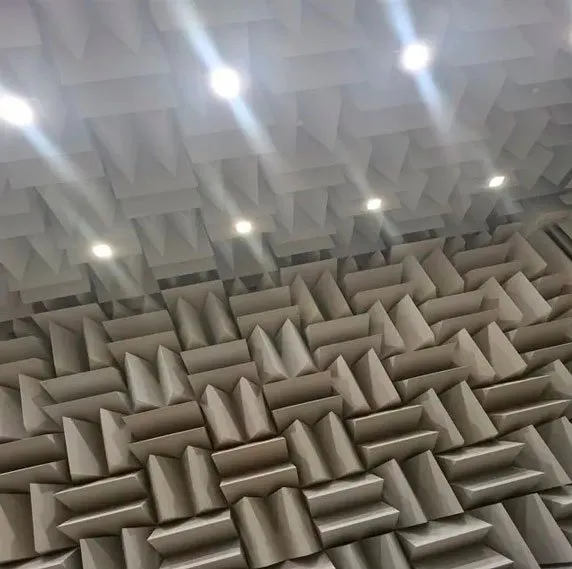 Поверхности из звукопоглощающих материалов