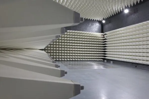 Полубезэховая камера