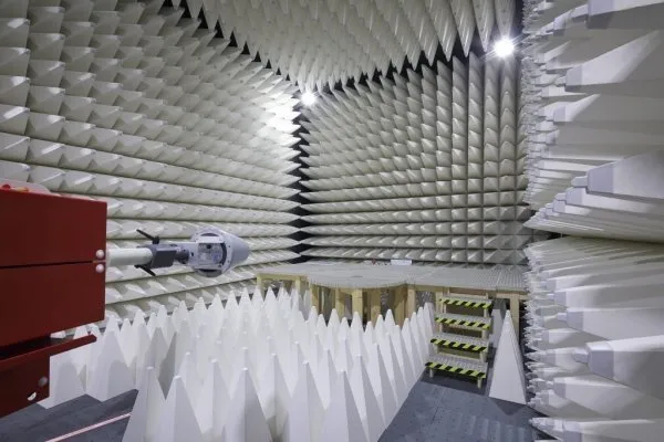 Безэховая камера