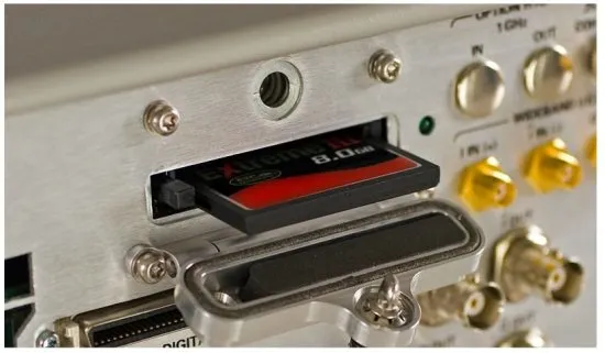 Векторный генератор сигналов PSG Keysight (Agilent) E8267D