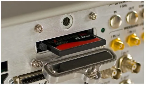 Векторный генератор сигналов PSG Keysight (Agilent) E8267D