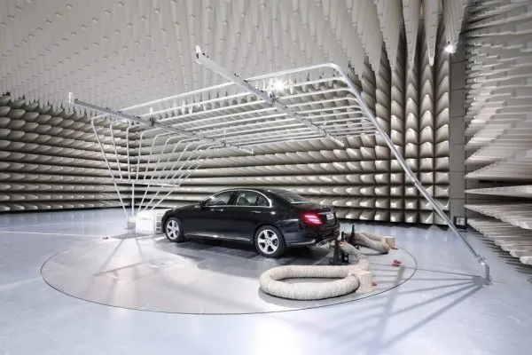 Камера для тестирования автомобилей