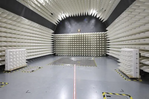 Полубезэховая камера