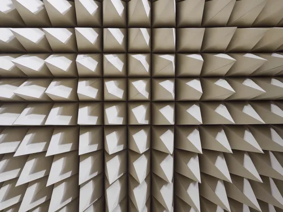 Широкополосный радиопоглощающий материал пирамидального и плоского типа