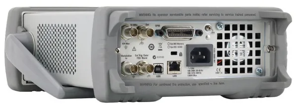 Генератор сигналов стандартной / произвольной формы Keysight (Agilent) 33522A