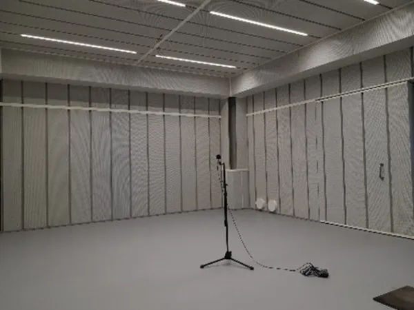 Полузаглушенная акустическая камера IAC-SAR-3744