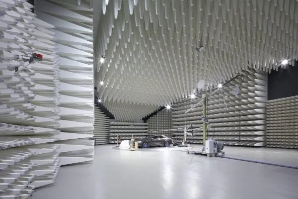 Камера для тестирования автомобилей