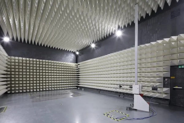 Полубезэховая камера