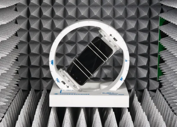 Безэховые ВЧ-камеры Rohde & Schwarz DST200