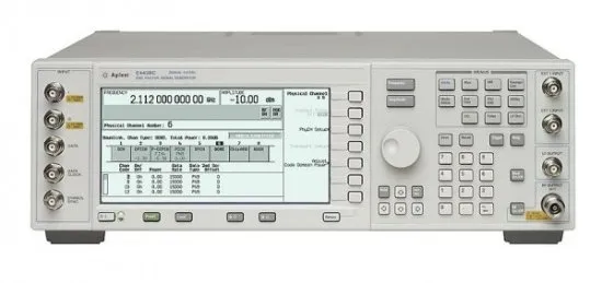 Векторный генератор сигналов ESG Keysight (Agilent) E4438C