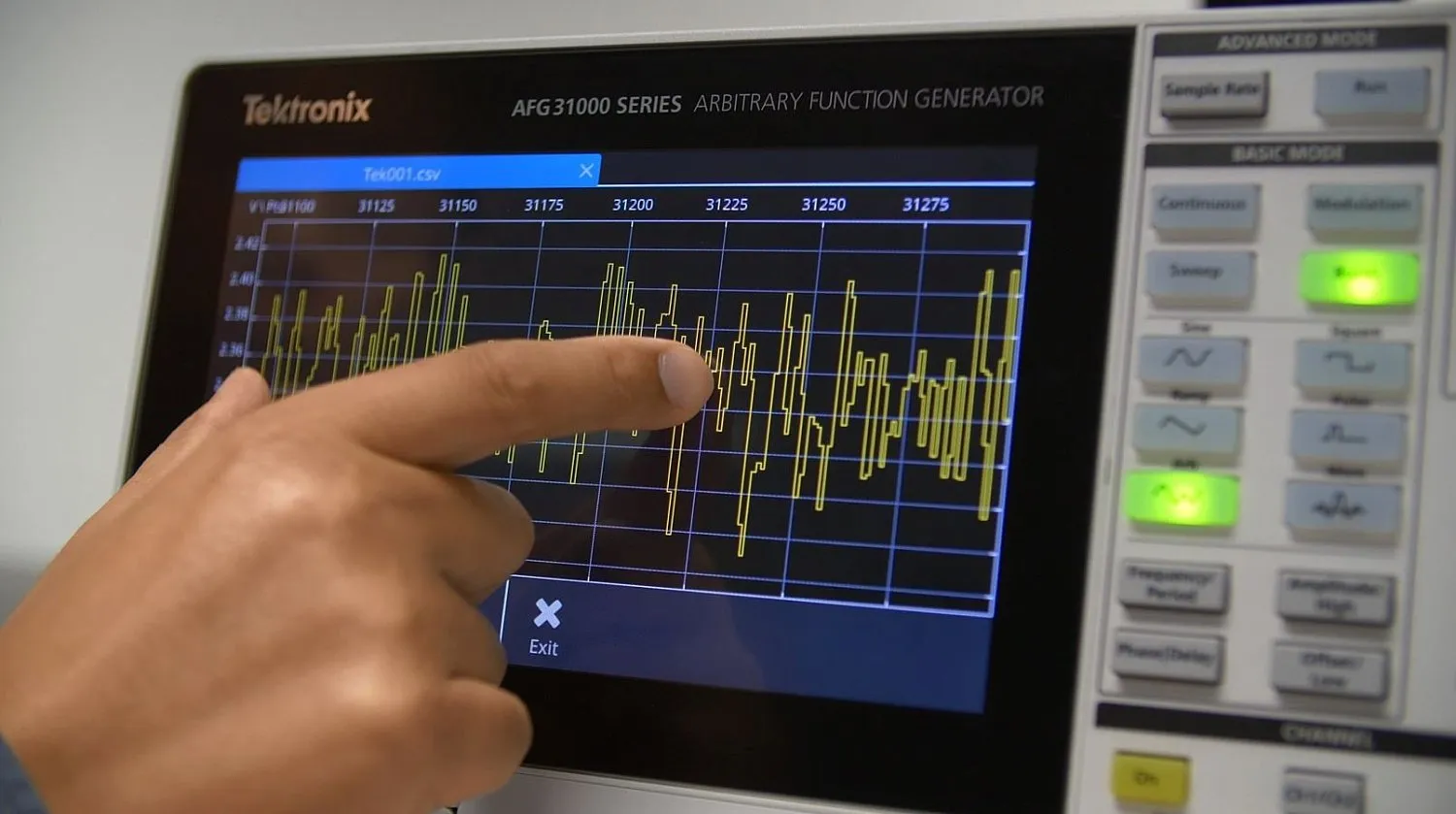 2TEST начинает поставки новых генераторов сигналов произвольной формы Tektronix AFG31000
