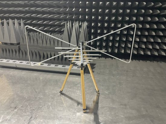 Билогопериодическая (гибридная) измерительная антенна ANTENAX BME-LB 9161 Билогопериодическая (гибридная) измерительная антенна ANTENAX BME-LB 9161