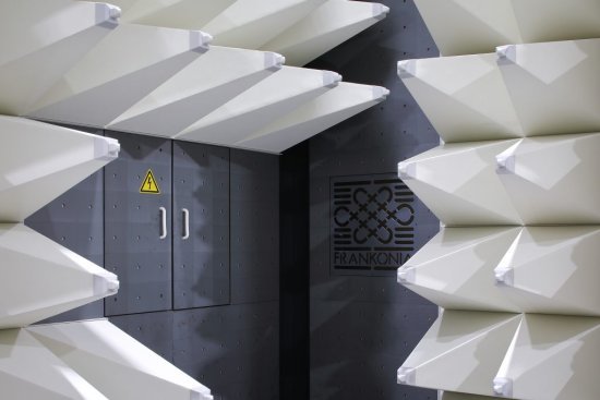 Компактная гибридная камера для определения устойчивости к воздействию излучения Компактная гибридная камера для определения устойчивости к воздействию излучения