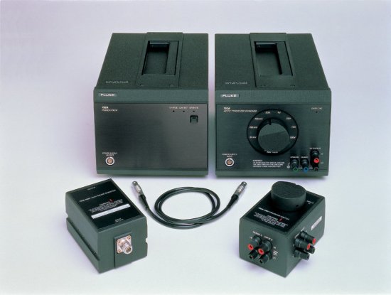 Сверхточный эталон для сравнения значений постоянного и переменного напряжения