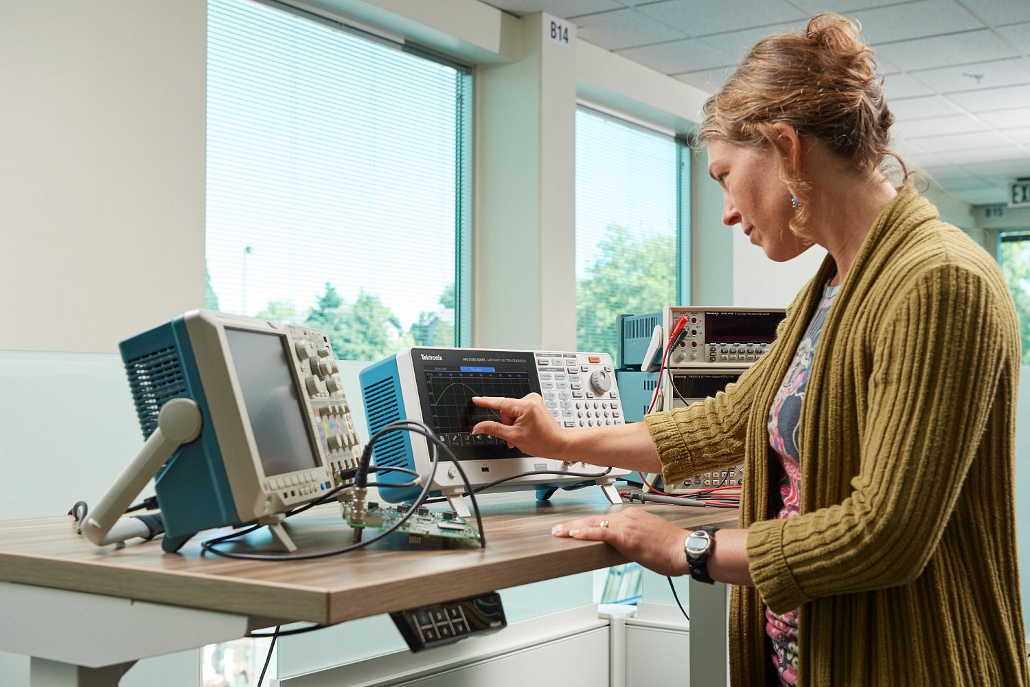 2TEST начинает поставки новых генераторов сигналов произвольной формы Tektronix AFG31000